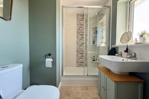 En-suite- click for photo gallery